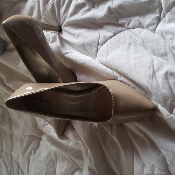 Bandolino taupe patent leather heels! - Picture 2 of 5